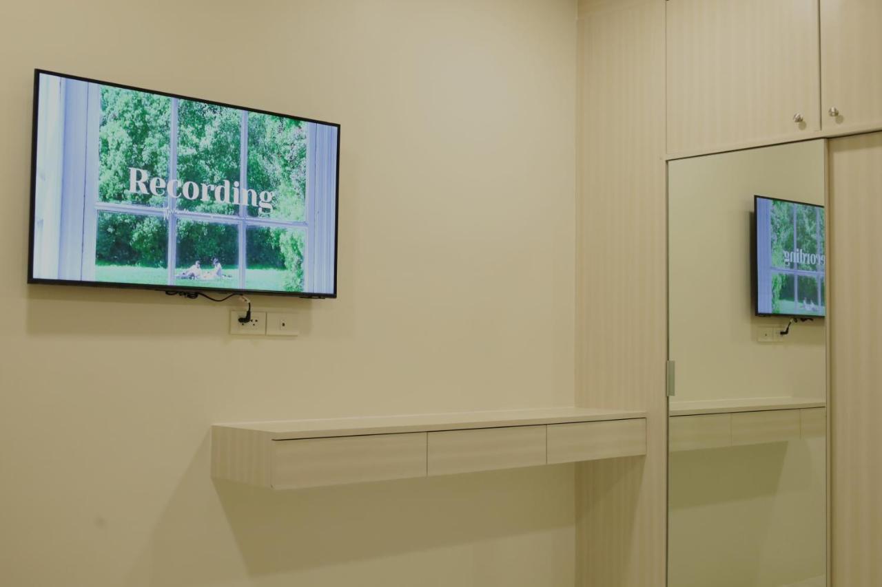 S.P.C Apartment By Brodderud Bangkok Buitenkant foto