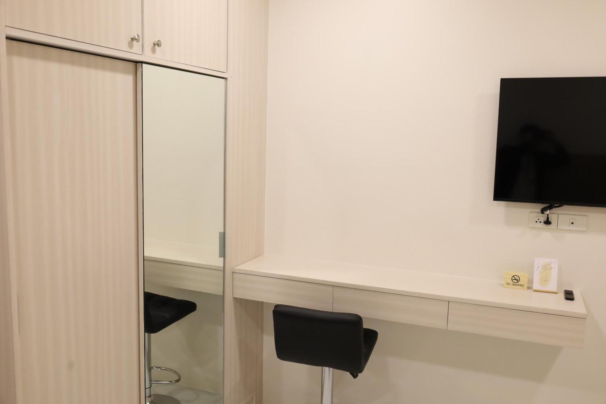 S.P.C Apartment By Brodderud Bangkok Buitenkant foto